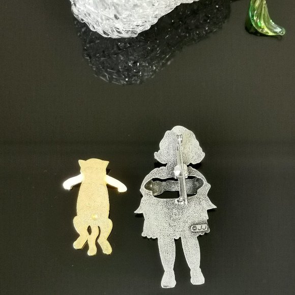 Vintage JJ Jonette Jewelry Girl holding cat Brooch Pin-moveable - Picture 4 of 4